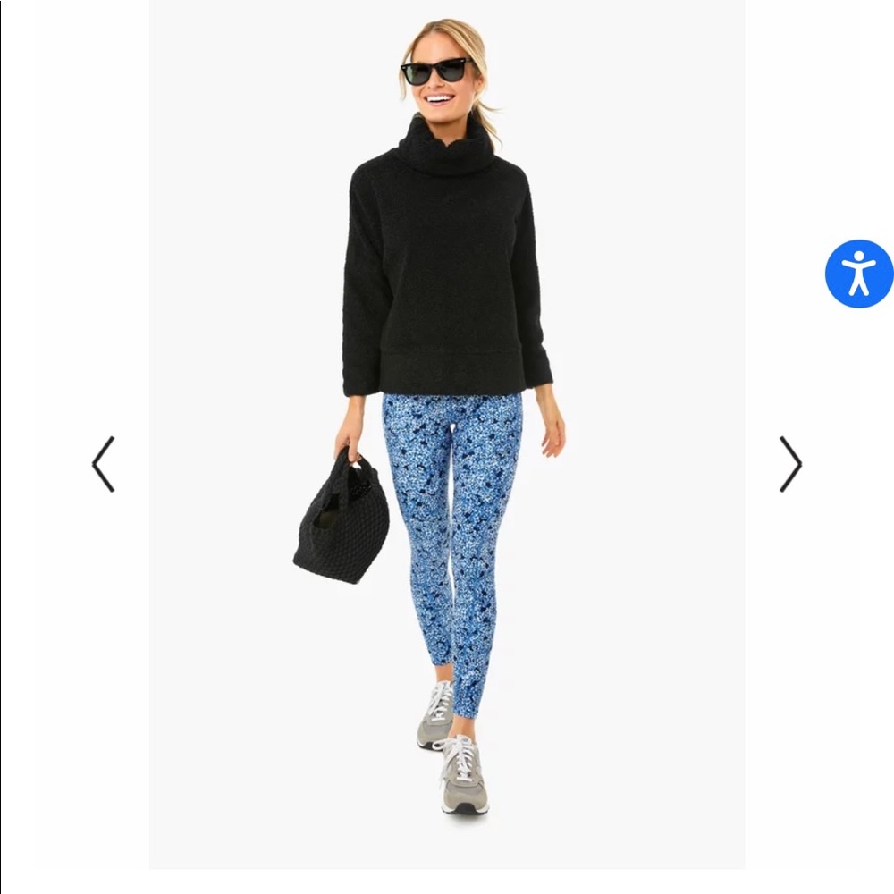 Black Teddy Fleece Rollins Pullover